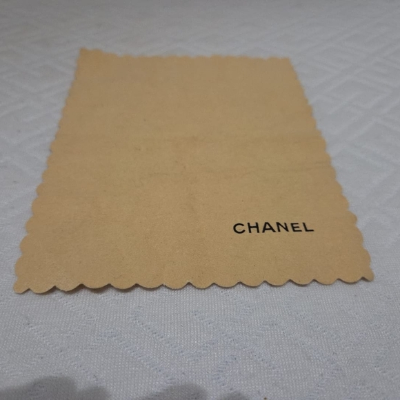 Chanel Metal Gold Frame Sunglasses with CC logo Accents - Picture 9 of 13